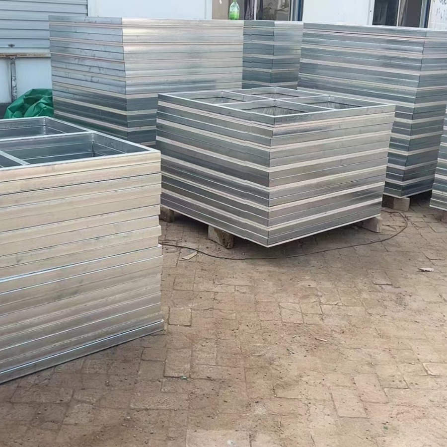 Folding assembly of event performance catwalk 33