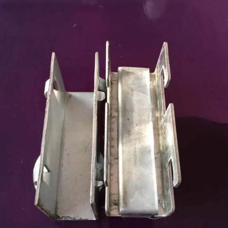 Truss snap fast connector clip connector 42